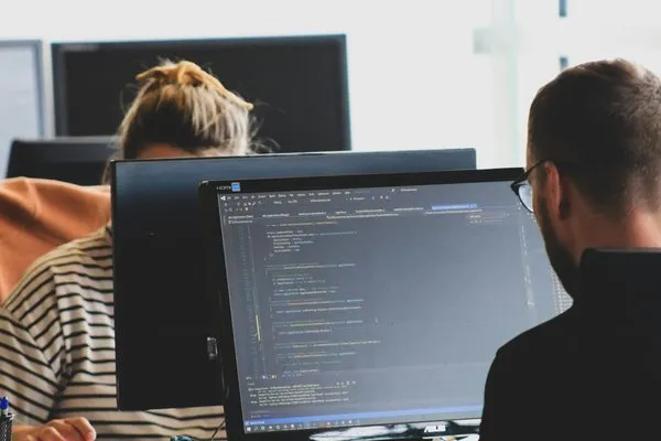 Programador sozinho